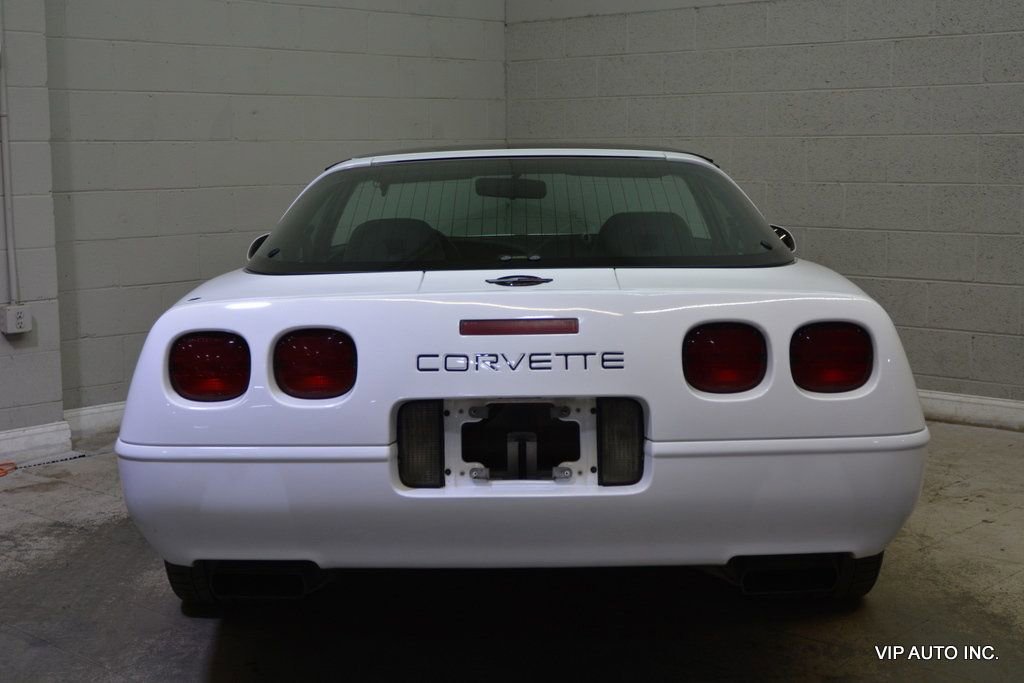 Used 1994 Chevrolet Corvette Coupe image 8