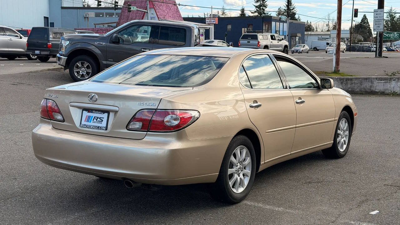 Used 2002 Lexus ES 330 w/ Premium Pkg FWD image 5