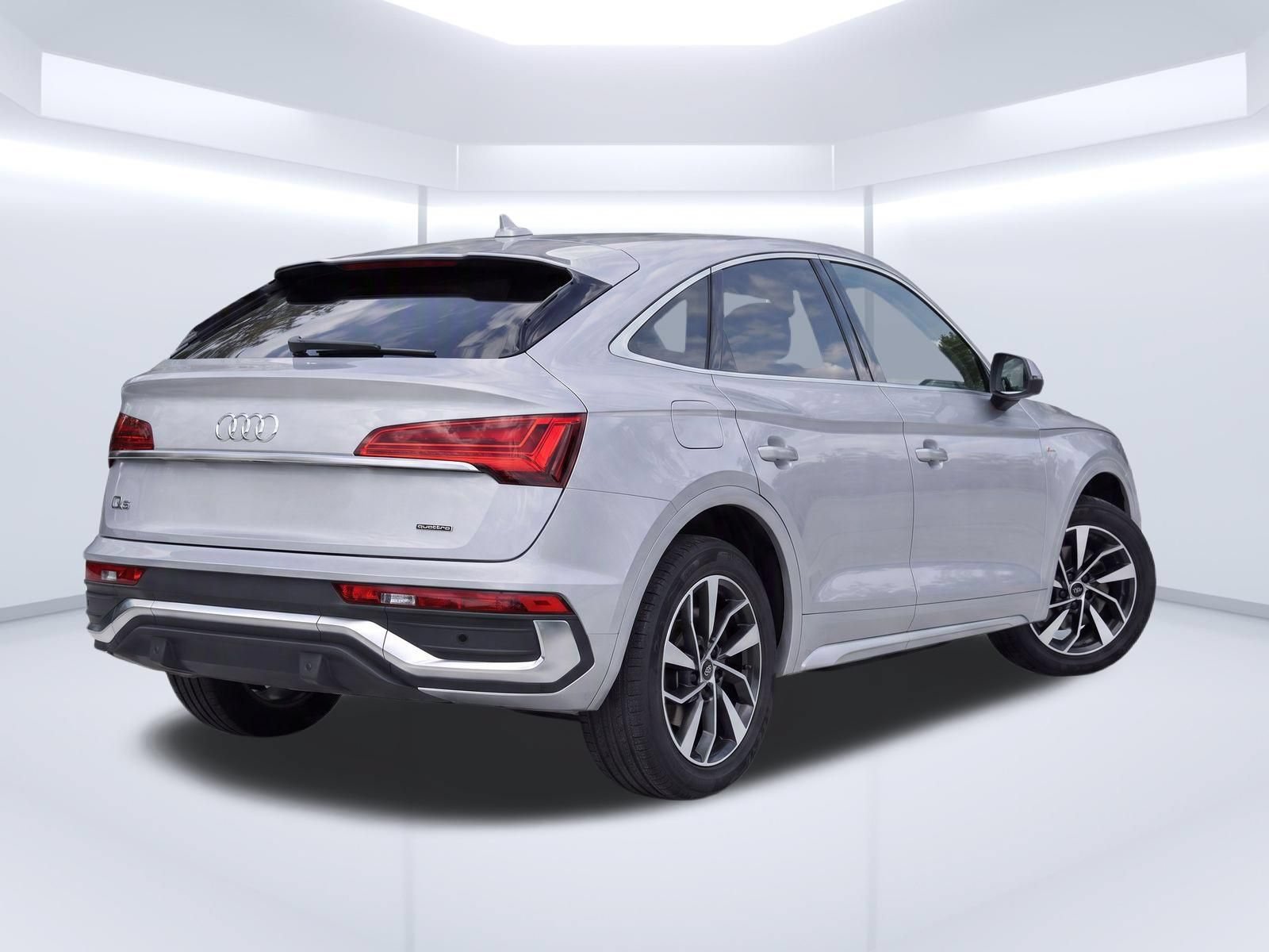 Certified 2022 Audi Q5 2.0T Premium Plus w/ Premium Plus Package AWD/4WD image 8