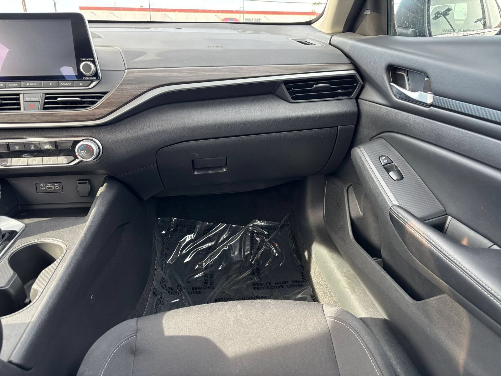 Used 2025 Nissan Altima 2.5 SV FWD image 34