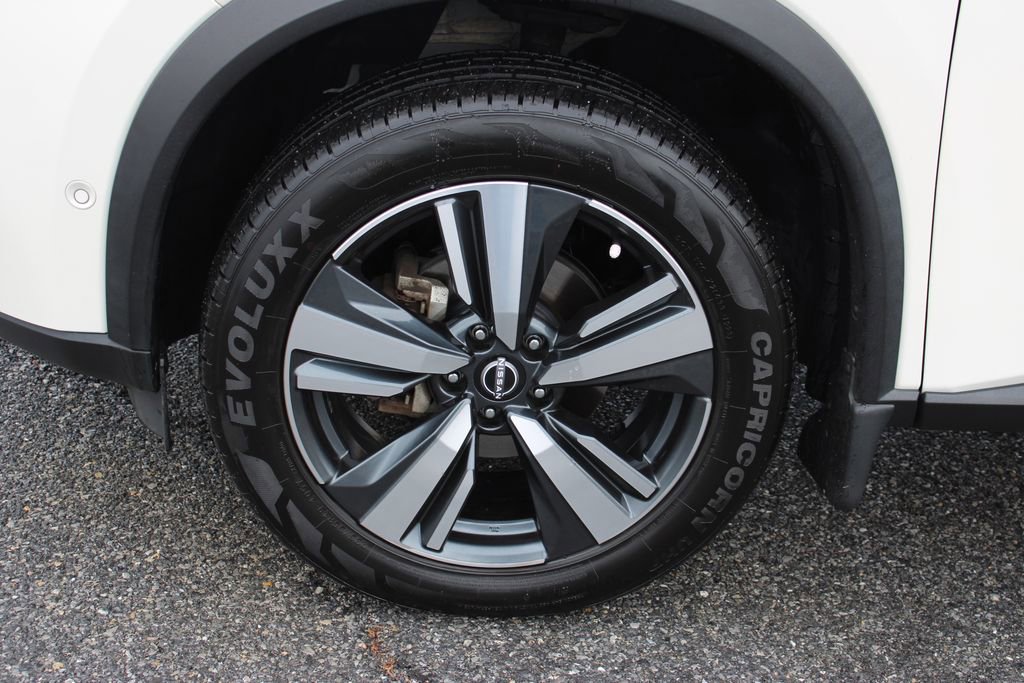 Used 2022 Nissan Rogue Platinum w/ Head-Up Display Package image 33