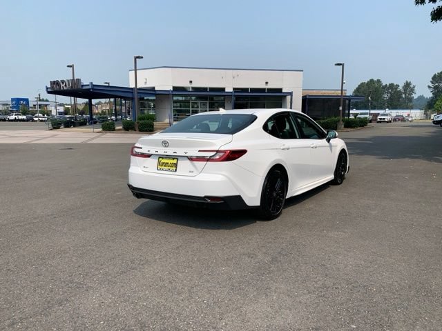 Used 2025 Toyota Camry SE FWD image 5
