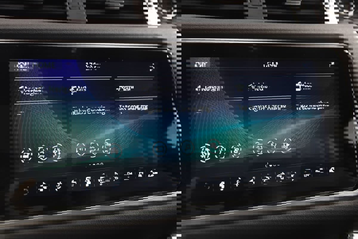 Used 2021 Land Rover Range Rover Sport HSE Silver Edition image 34