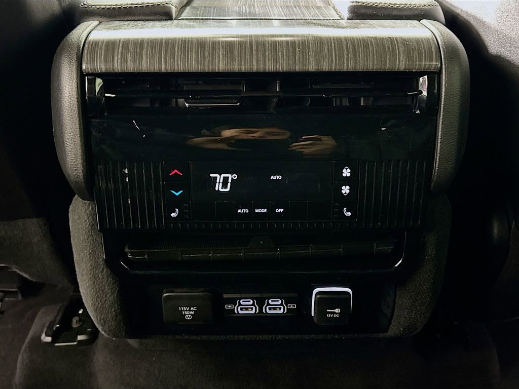 Used 2024 Jeep Wagoneer L Series II w/ Flexible Seating Group image 25