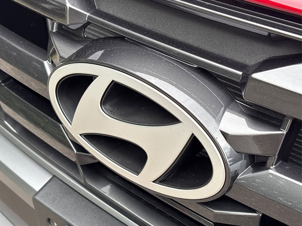 Used 2025 Hyundai Tucson SE image 14