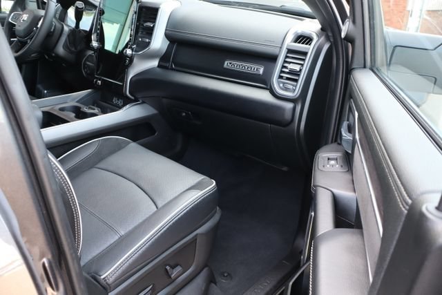 Used 2025 RAM 3500 Laramie AWD/4WD image 57