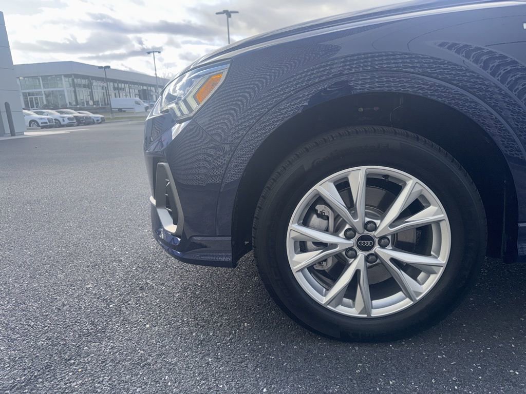 Certified 2025 Audi Q3 2.0T Premium Plus w/ Premium Plus Package AWD/4WD image 30