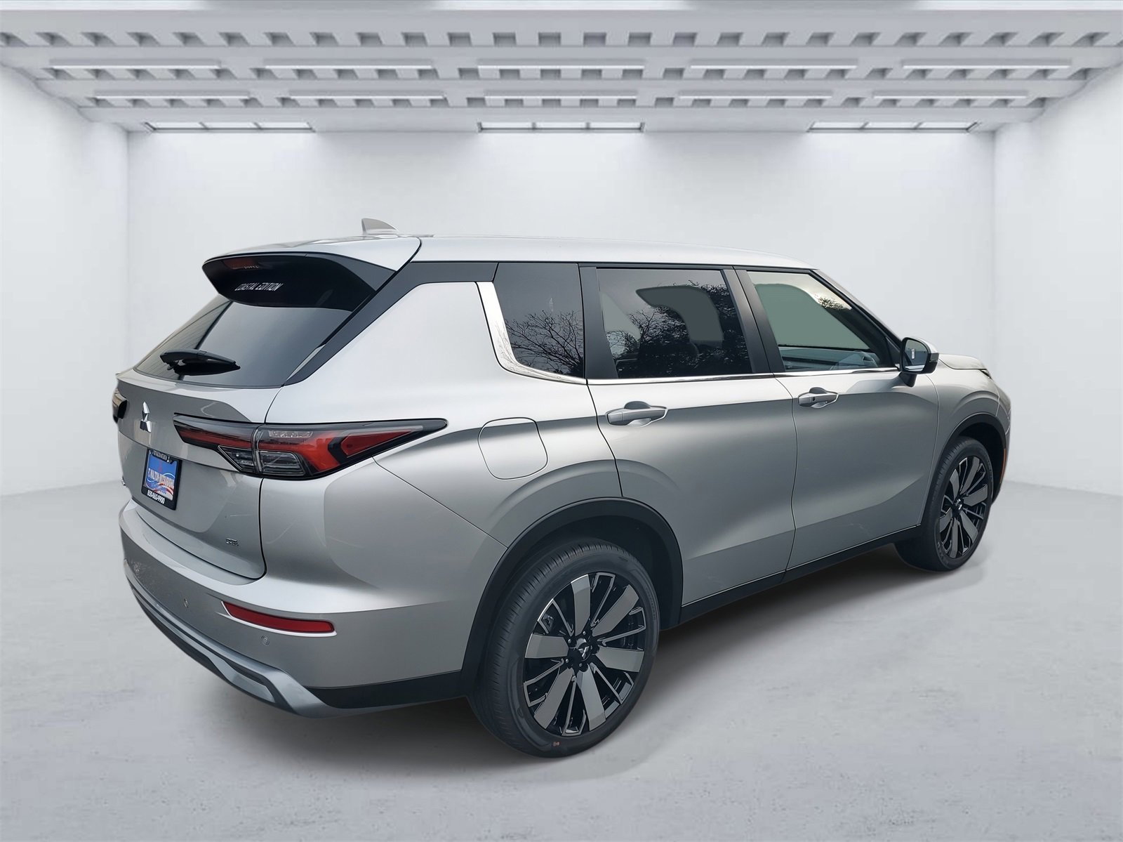 New 2026 Mitsubishi Outlander SE image 4