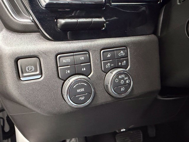 Certified 2024 Chevrolet Silverado 1500 High Country w/ Technology Package AWD/4WD image 17