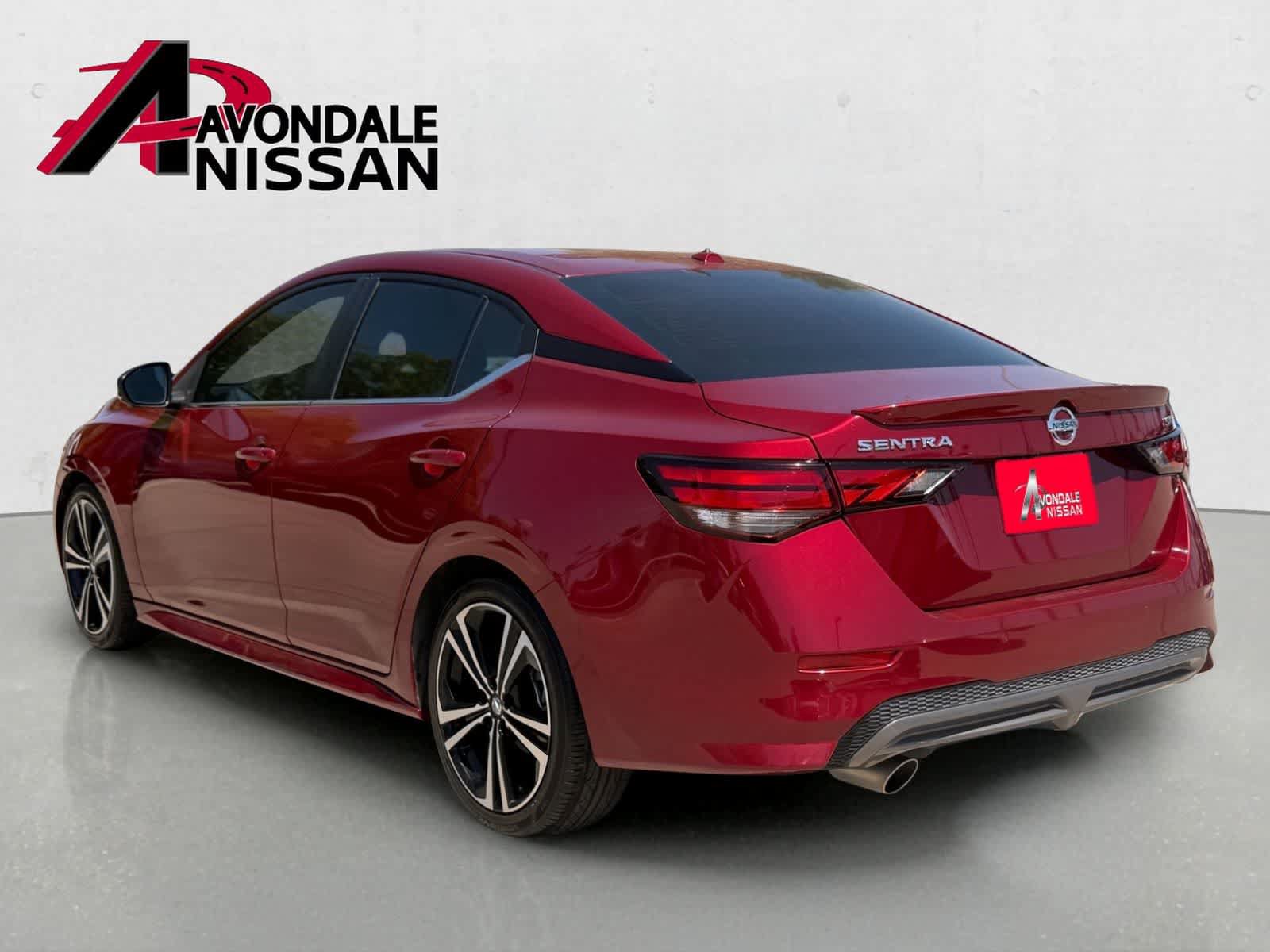 Used 2022 Nissan Sentra SR w/ SR Premium Package FWD image 4