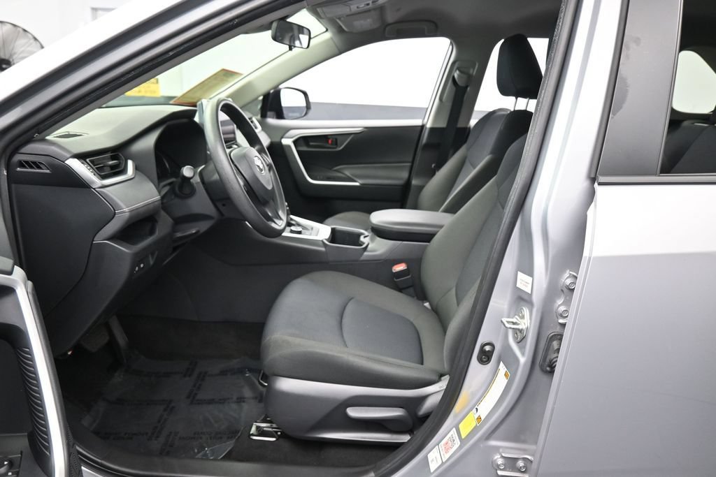 Used 2024 Toyota RAV4 LE AWD/4WD image 11