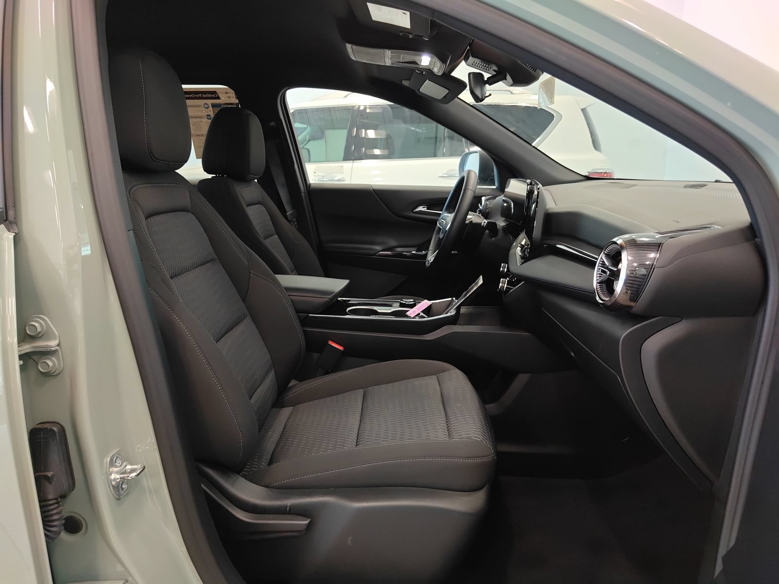 Used 2026 Chevrolet Equinox LT FWD image 17