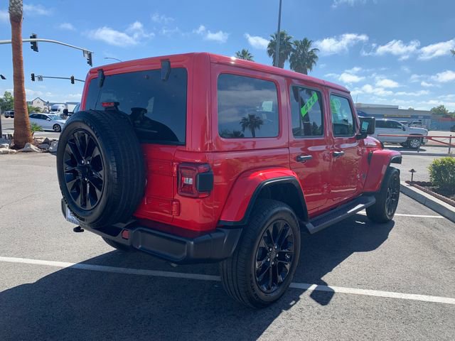 Used 2025 Jeep Wrangler Unlimited Sahara AWD/4WD image 7