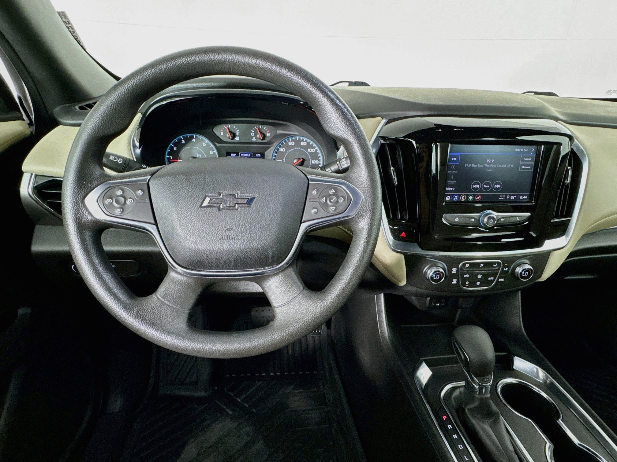 Used 2024 Chevrolet Traverse LS w/ Midnight/Sport Edition FWD image 10