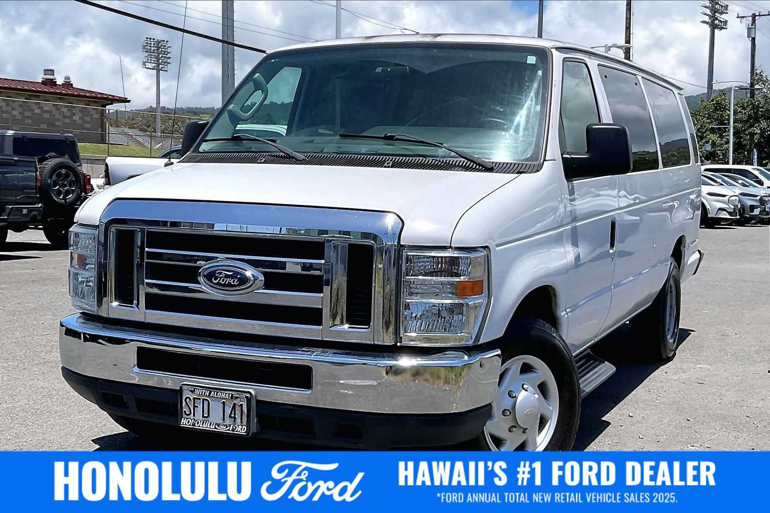 Used 2014 Ford E-350 and Econoline 350 XL w/ Power Windows & Locks Group RWD image 1