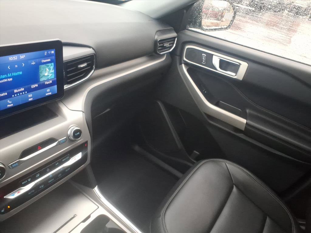 Certified 2022 Ford Explorer XLT w/ Equipment Group 202A image 21