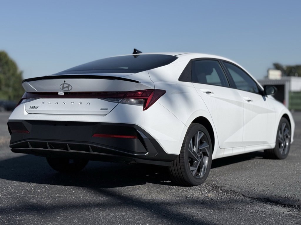 New 2025 Hyundai Elantra SEL image 7