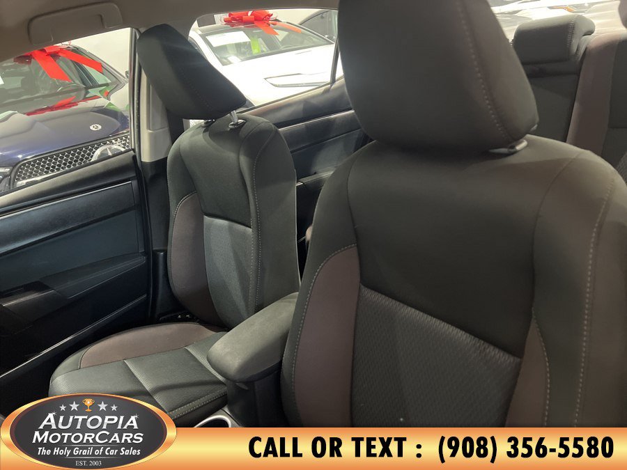 Used 2018 Toyota Corolla LE FWD image 9