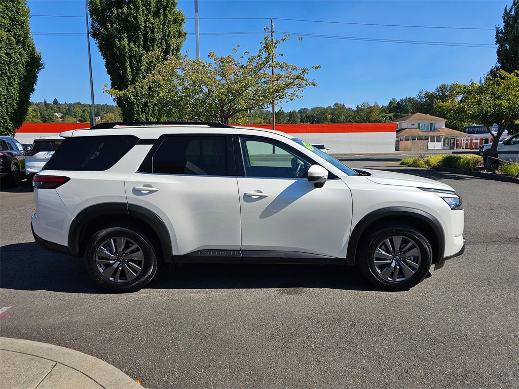 Certified 2024 Nissan Pathfinder SV image 4