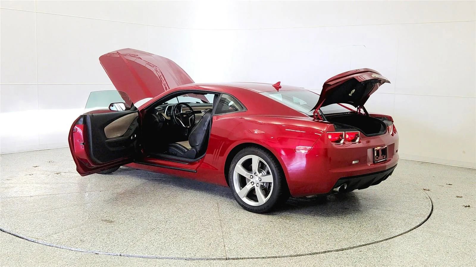 Used 2013 Chevrolet Camaro SS w/ RS Package RWD image 11