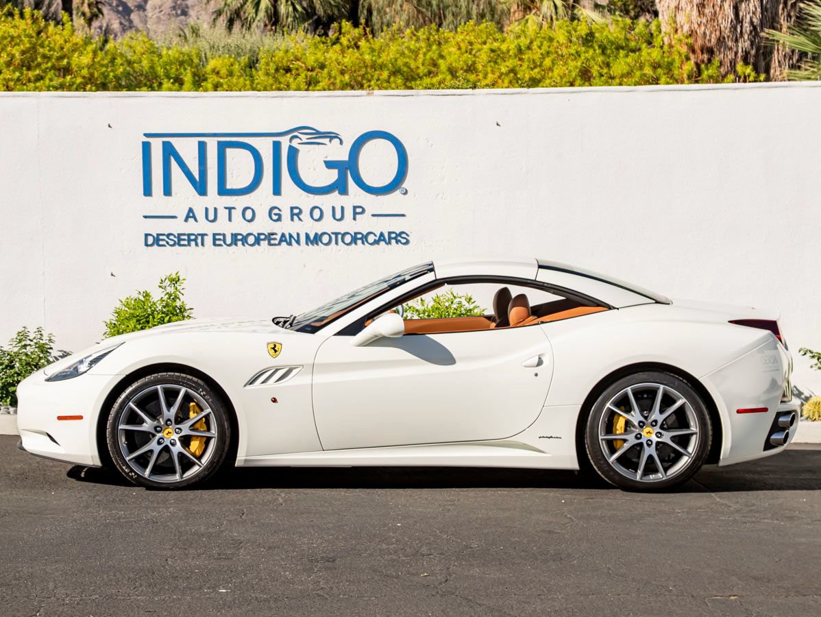 Used 2010 Ferrari California RWD image 13