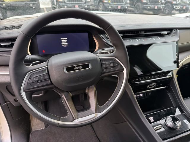 New 2026 Jeep Grand Cherokee Limited image 18