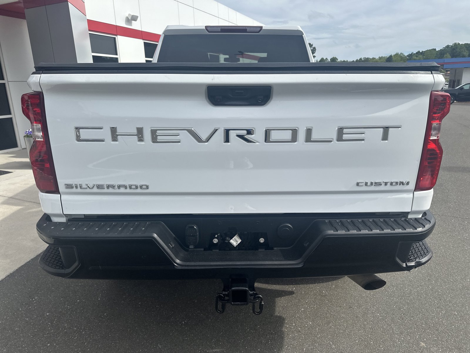 Used 2022 Chevrolet Silverado 2500 Custom w/ Custom Value Package AWD/4WD image 7