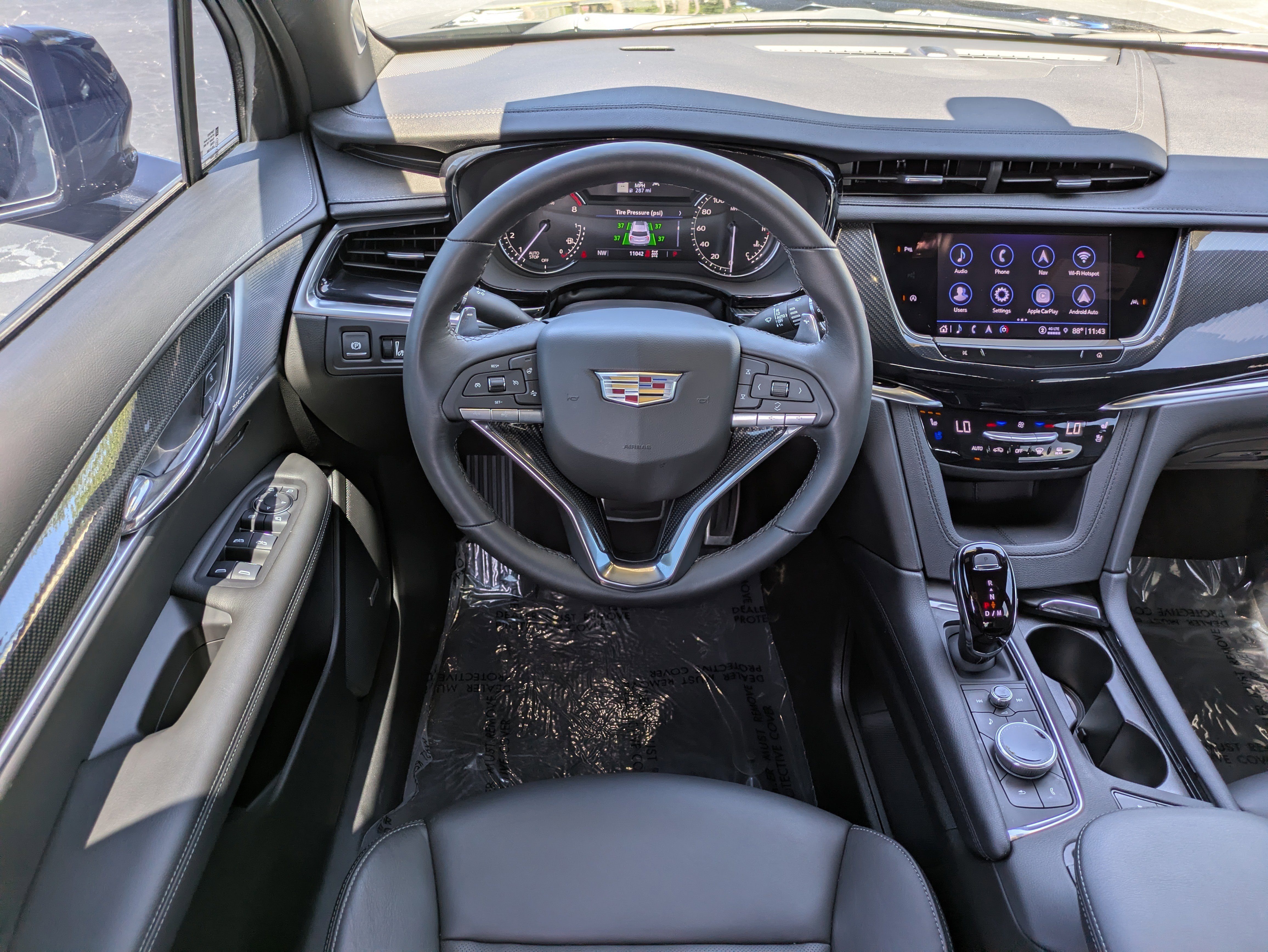 Certified 2025 Cadillac XT6 Sport w/ LPO, Floor Liner Package image 15