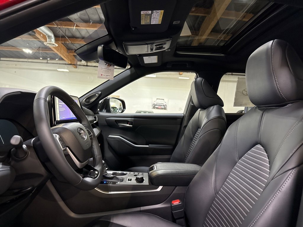New 2026 Toyota Highlander XSE image 14