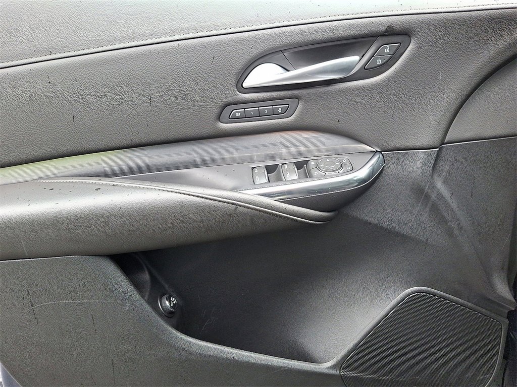 Used 2025 Cadillac XT4 Premium Luxury w/ Cold Weather Package image 13