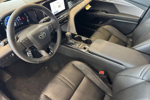 Used 2026 Toyota Camry SE w/ Convenience Package FWD image 12