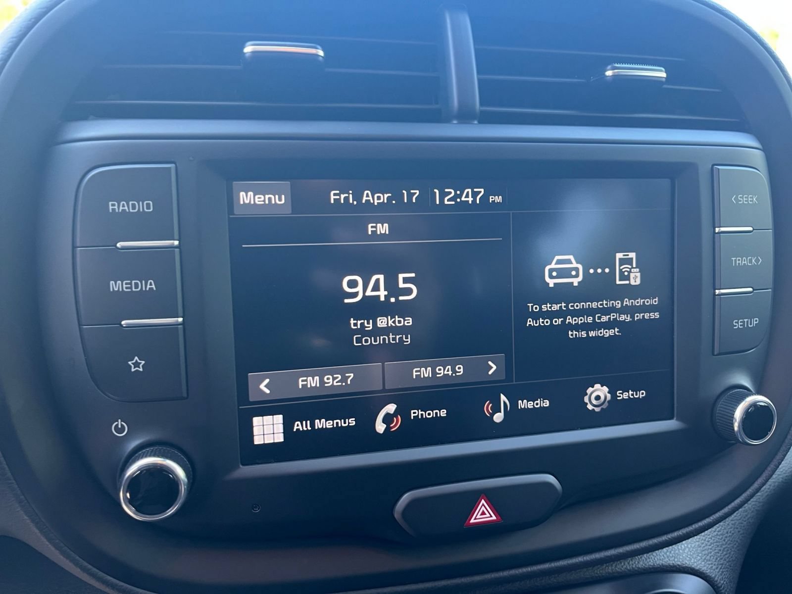 Used 2025 Kia Soul LX w/ LX Technology Package FWD image 19