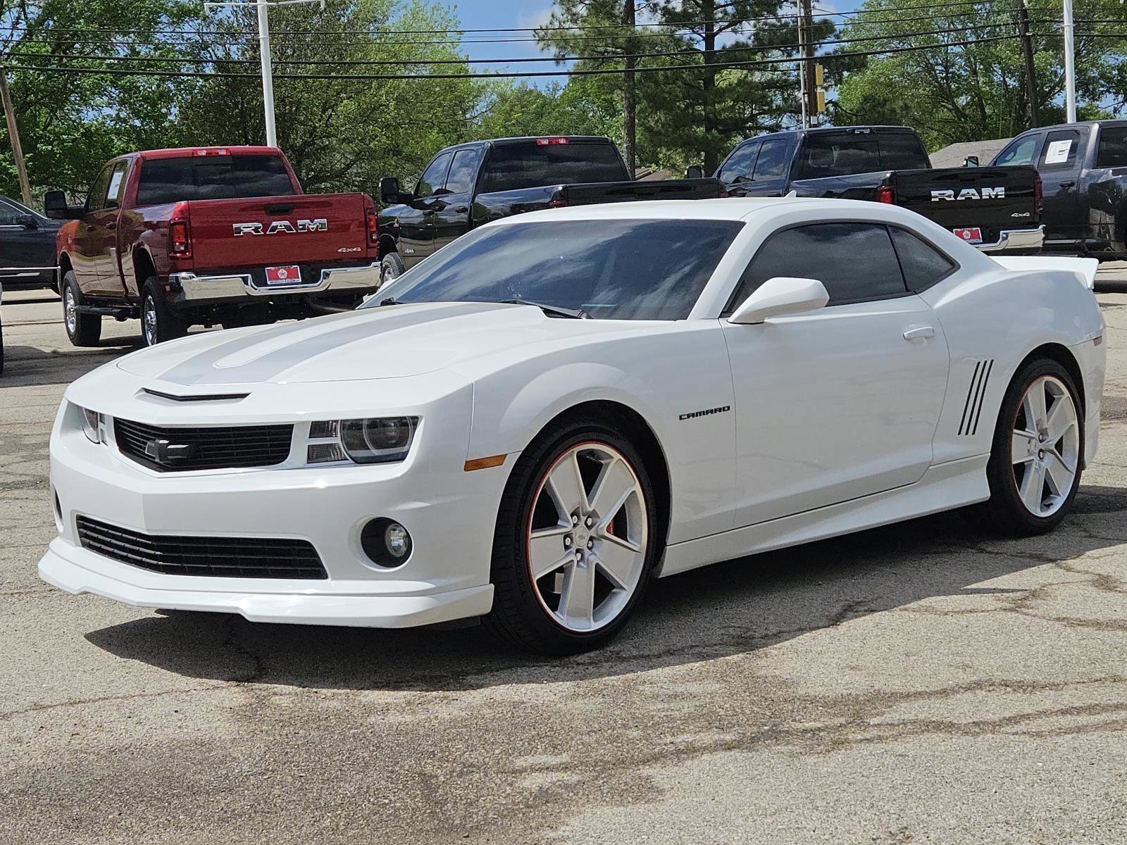 Used 2011 Chevrolet Camaro SS image 3