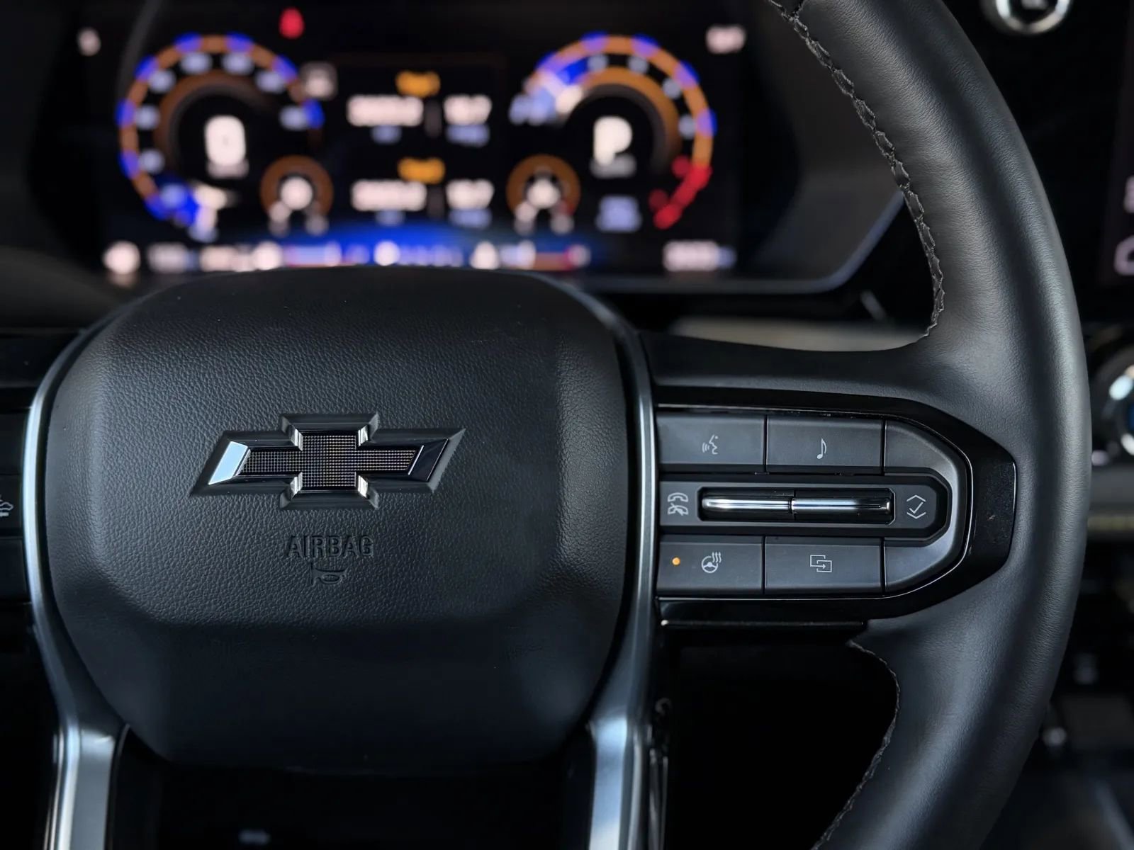 Used 2025 Chevrolet Colorado ZR2 w/ Technology Package image 21