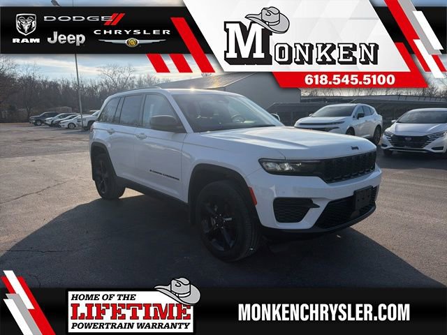 Used 2023 Jeep Grand Cherokee Altitude image 1