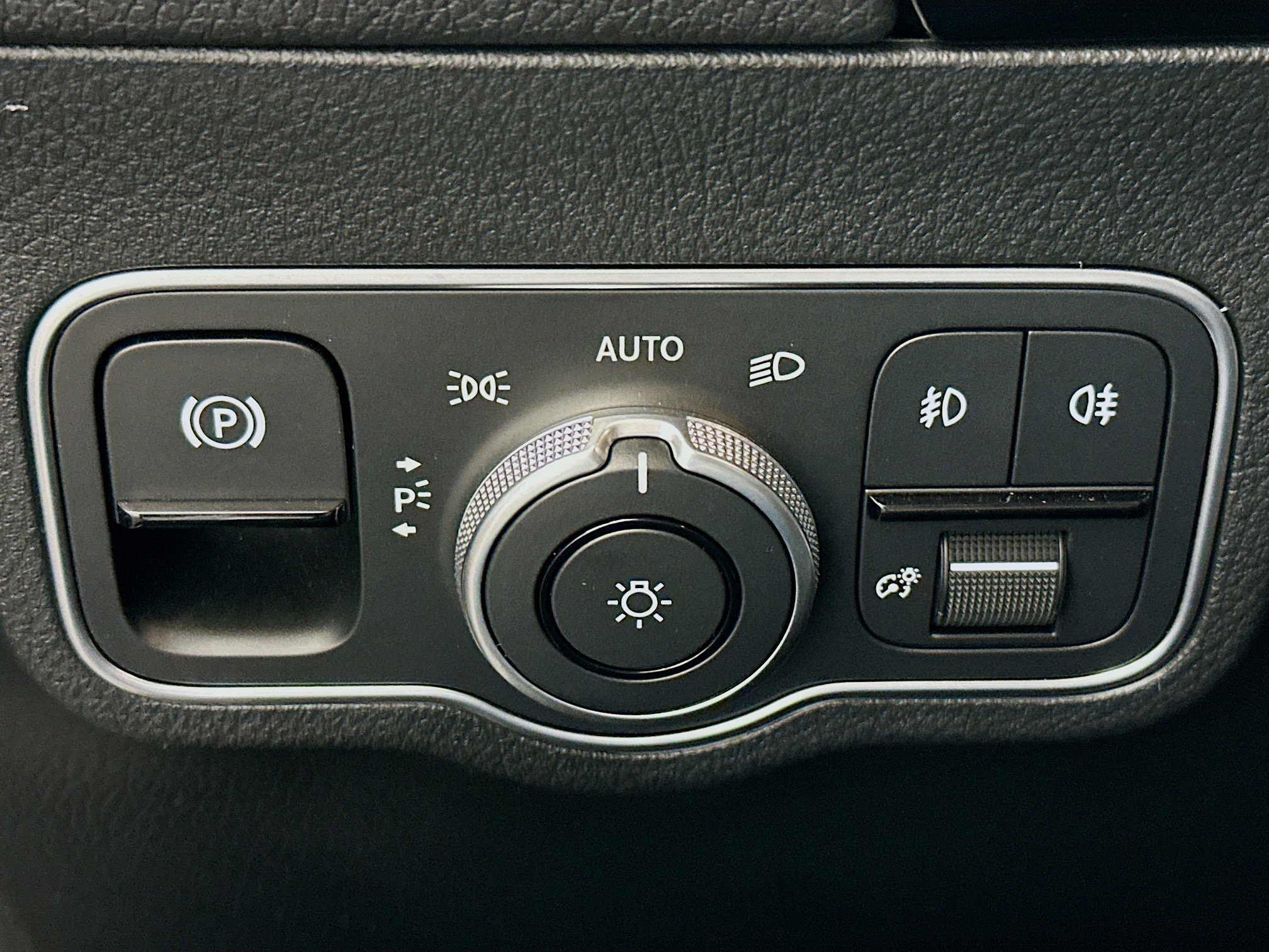 Used 2025 Mercedes-Benz GLA 250 4MATIC image 17