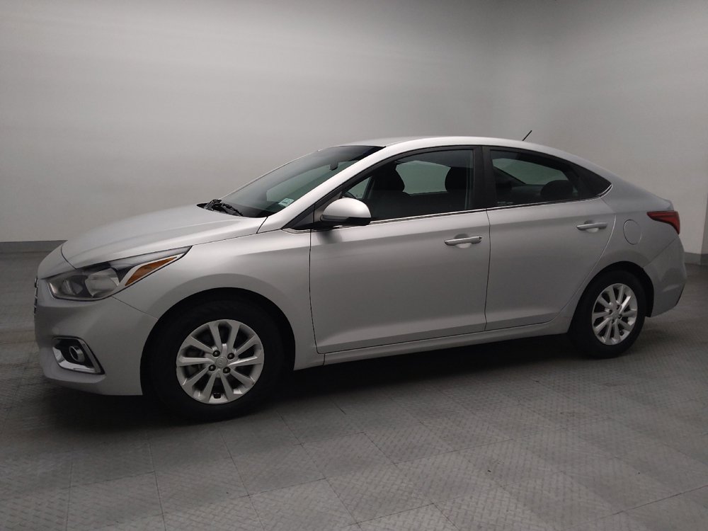 Used 2022 Hyundai Accent SEL FWD image 2