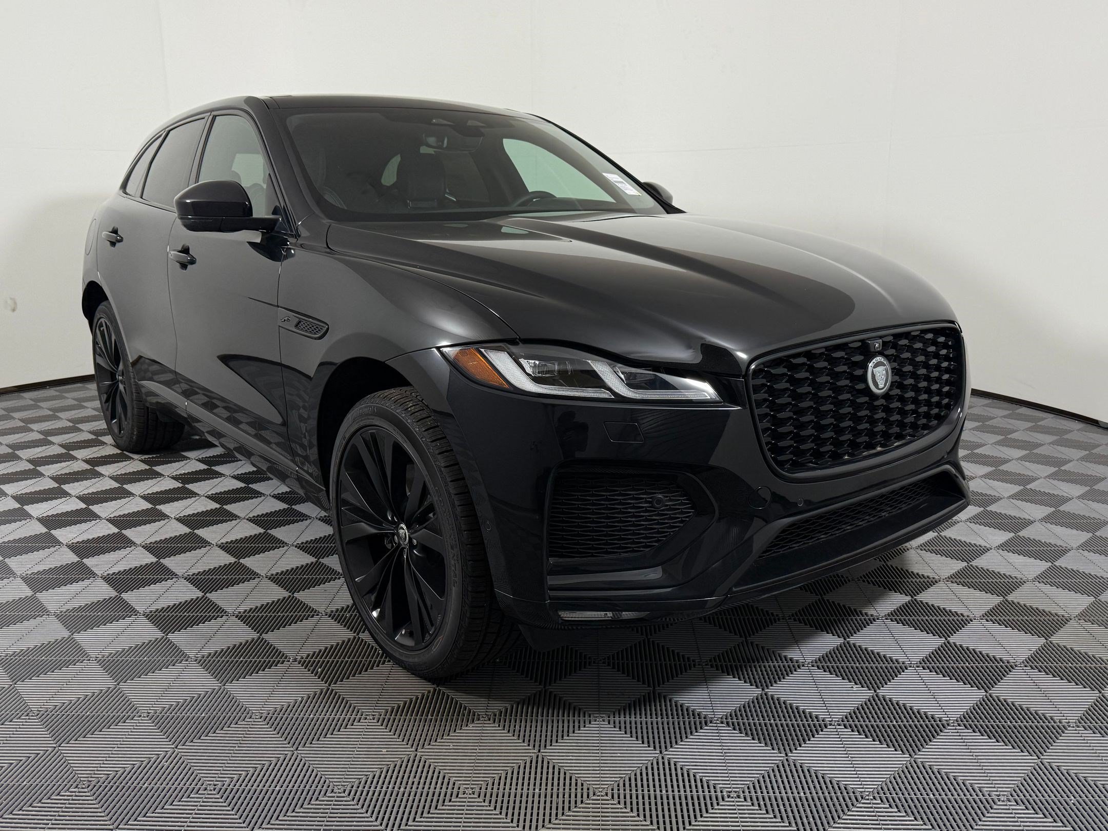 New 2026 Jaguar F-PACE R-Dynamic S AWD/4WD image 7