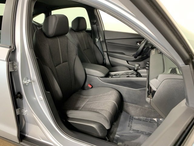 Used 2025 Honda Accord Sport image 36