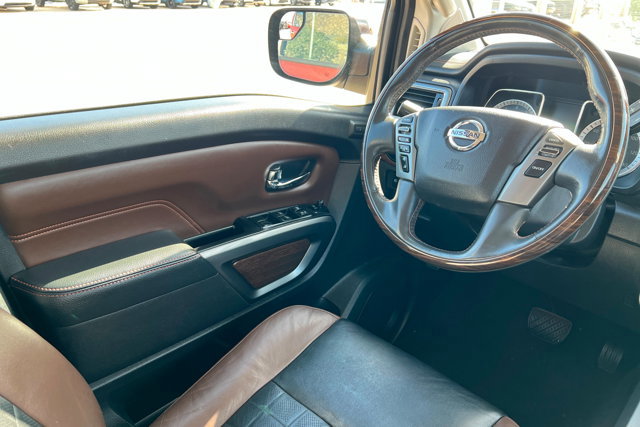 Used 2017 Nissan Titan Platinum Reserve AWD/4WD image 11