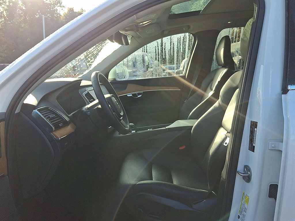 Used 2023 Volvo XC90 B6 Plus w/ Protection Package Premier AWD/4WD image 11