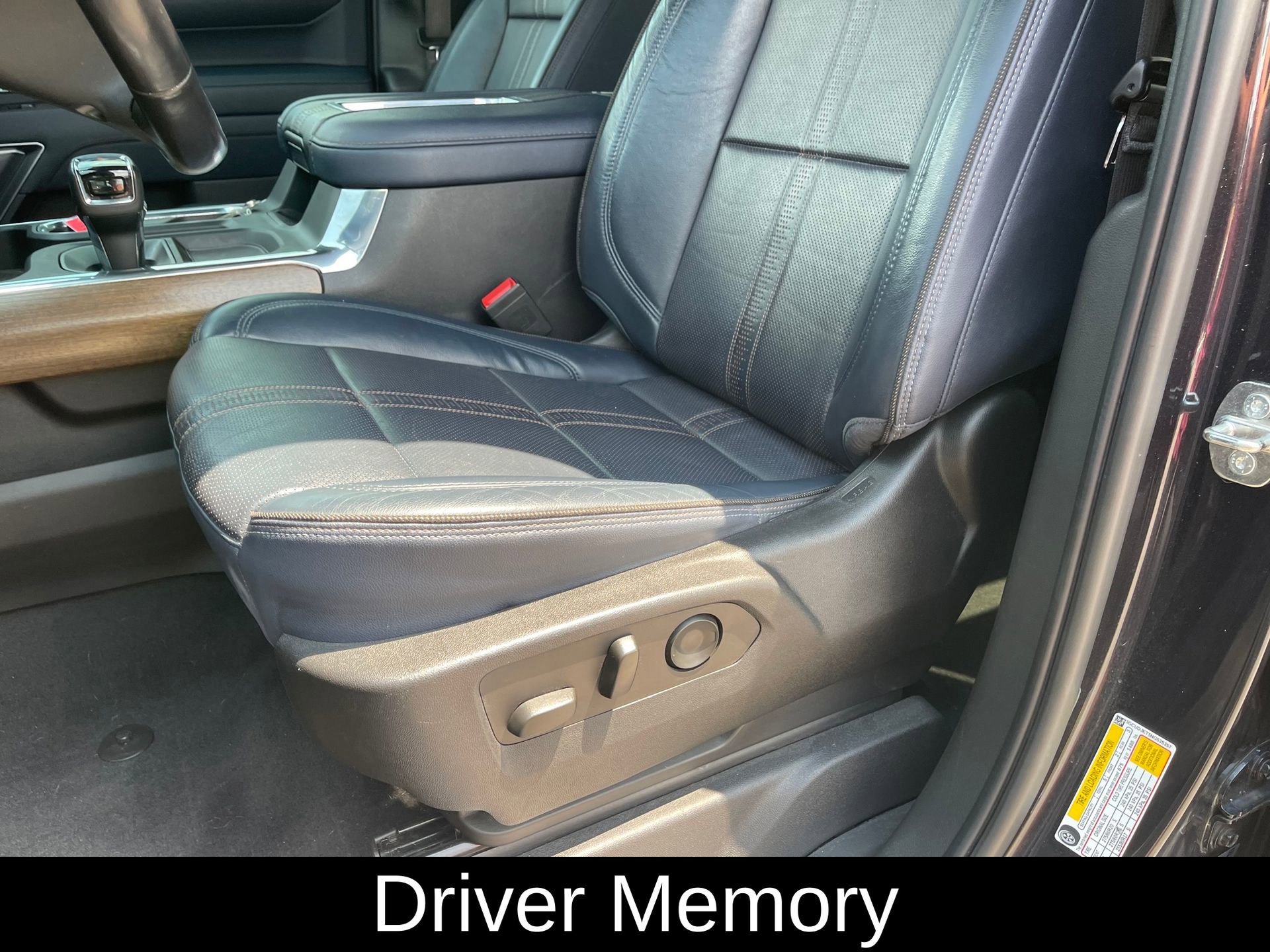 Used 2022 Chevrolet Silverado 1500 High Country w/ Z71 Off-Road Package AWD/4WD image 14