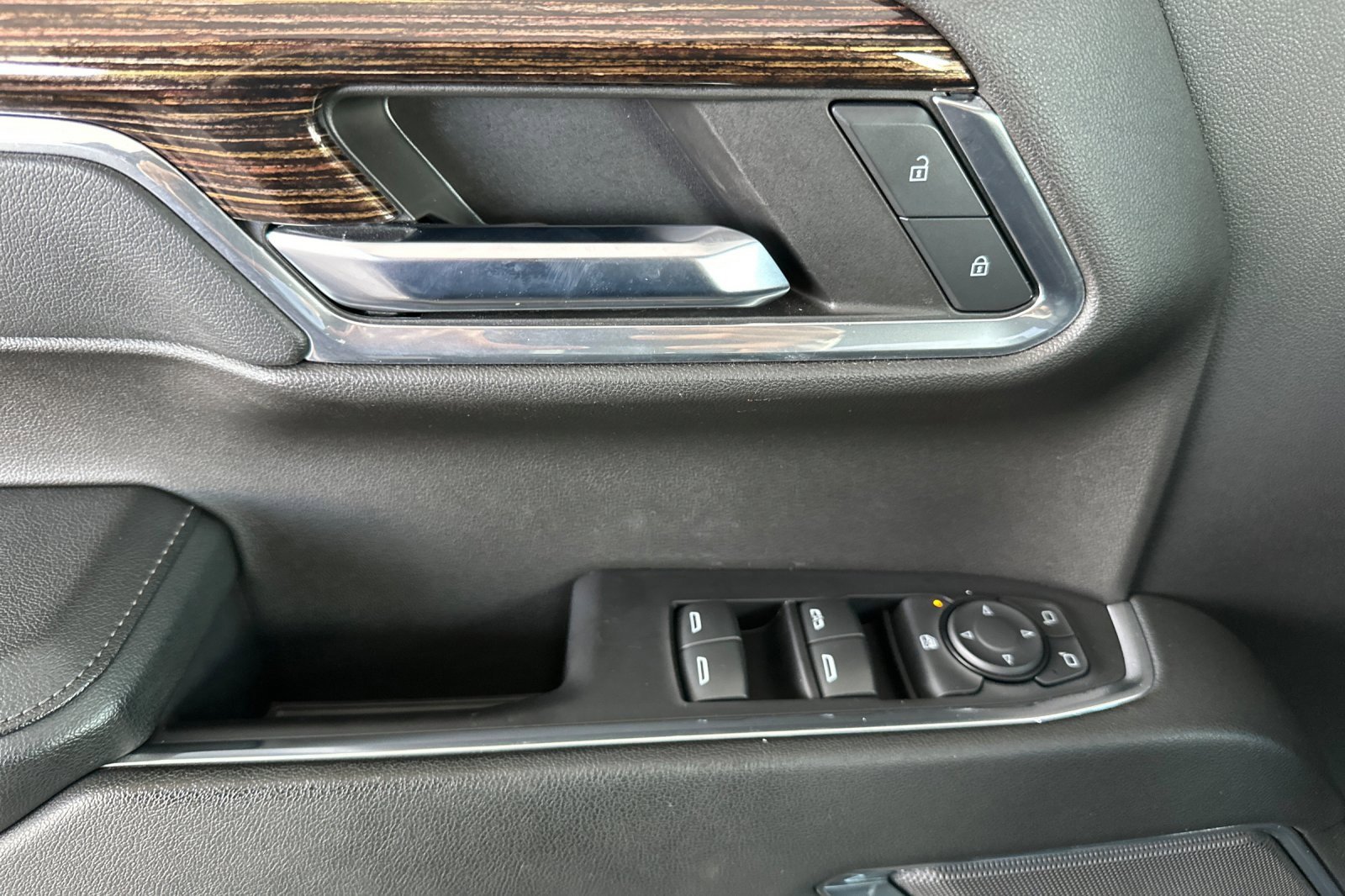 Used 2023 GMC Sierra 1500 Elevation w/ LPO, Elevation Black Package image 12