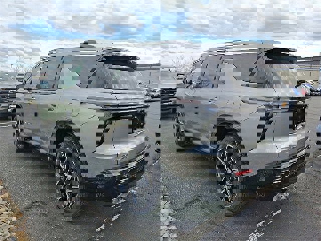 New 2026 Chevrolet Traverse High Country w/ LPO, Floor Liner Package image 5