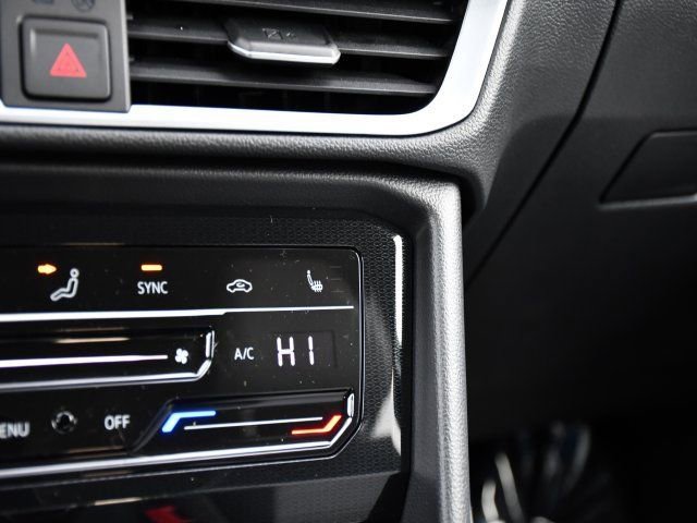 New 2026 Volkswagen Taos SE image 13