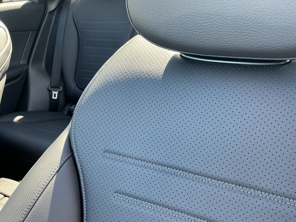 New 2026 Mercedes-Benz GLC 350e 4MATIC image 13