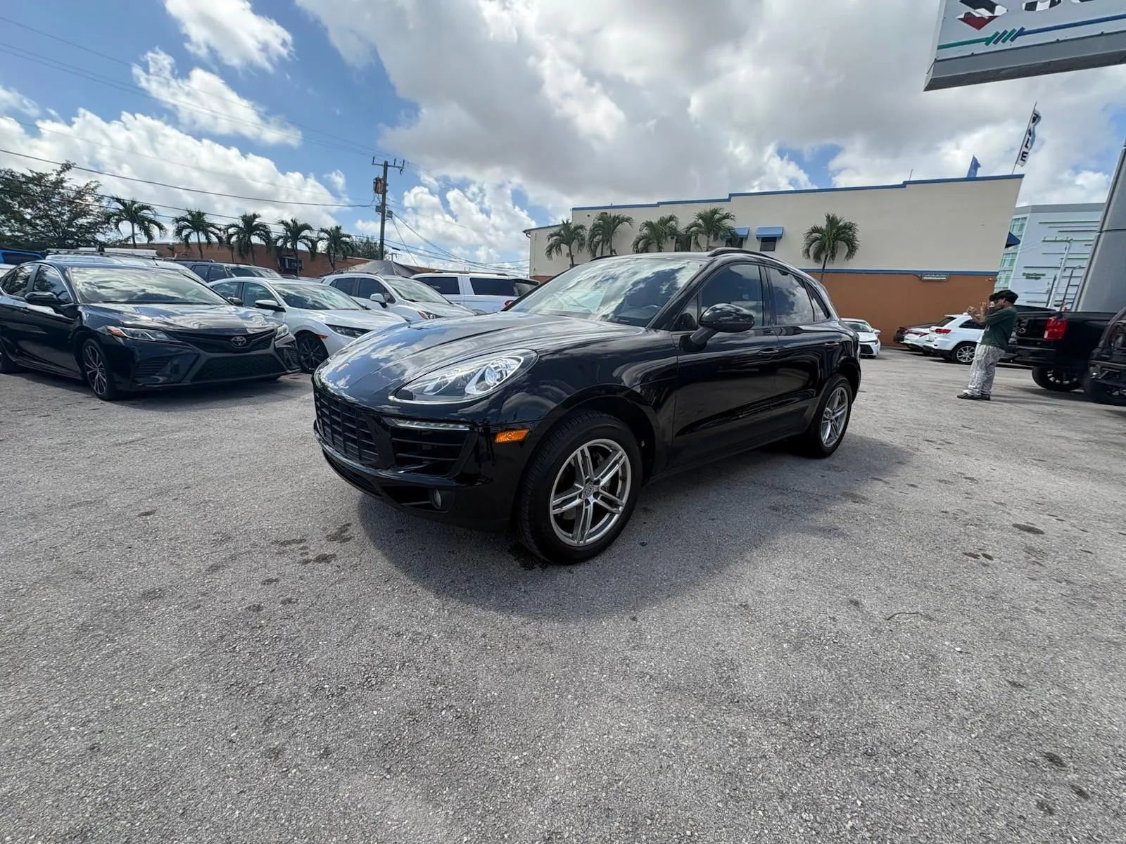 Used 2017 Porsche Macan AWD/4WD image 7