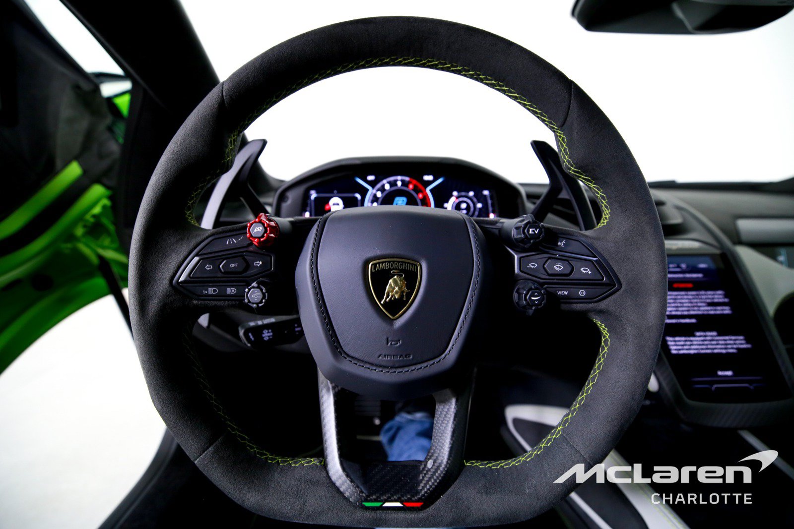 Used 2024 Lamborghini Revuelto AWD/4WD image 14