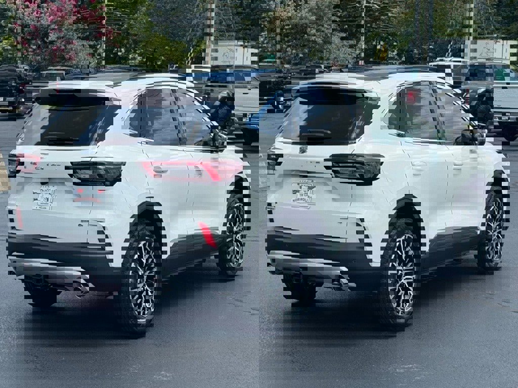 New 2025 Ford Escape SE w/ PHEV Premium Package image 19