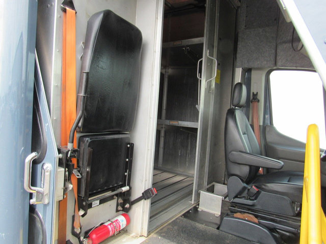 Used 2021 Ford Transit 350 DRW RWD image 12